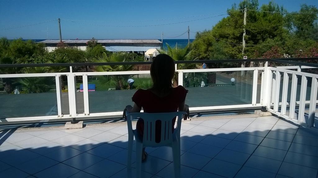 Baia Del Sole Hotel Paestum Bagian luar foto