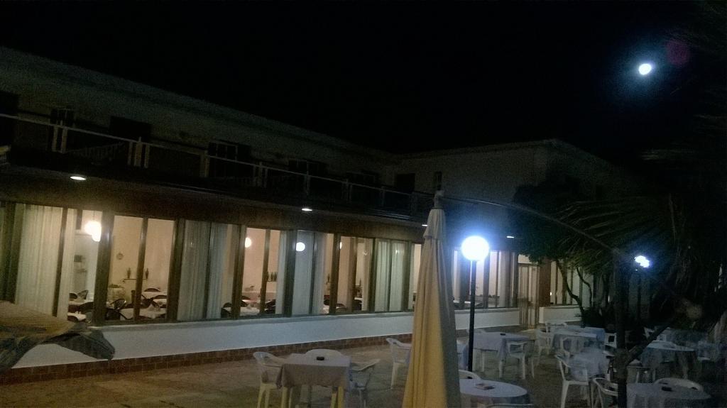 Baia Del Sole Hotel Paestum Bagian luar foto