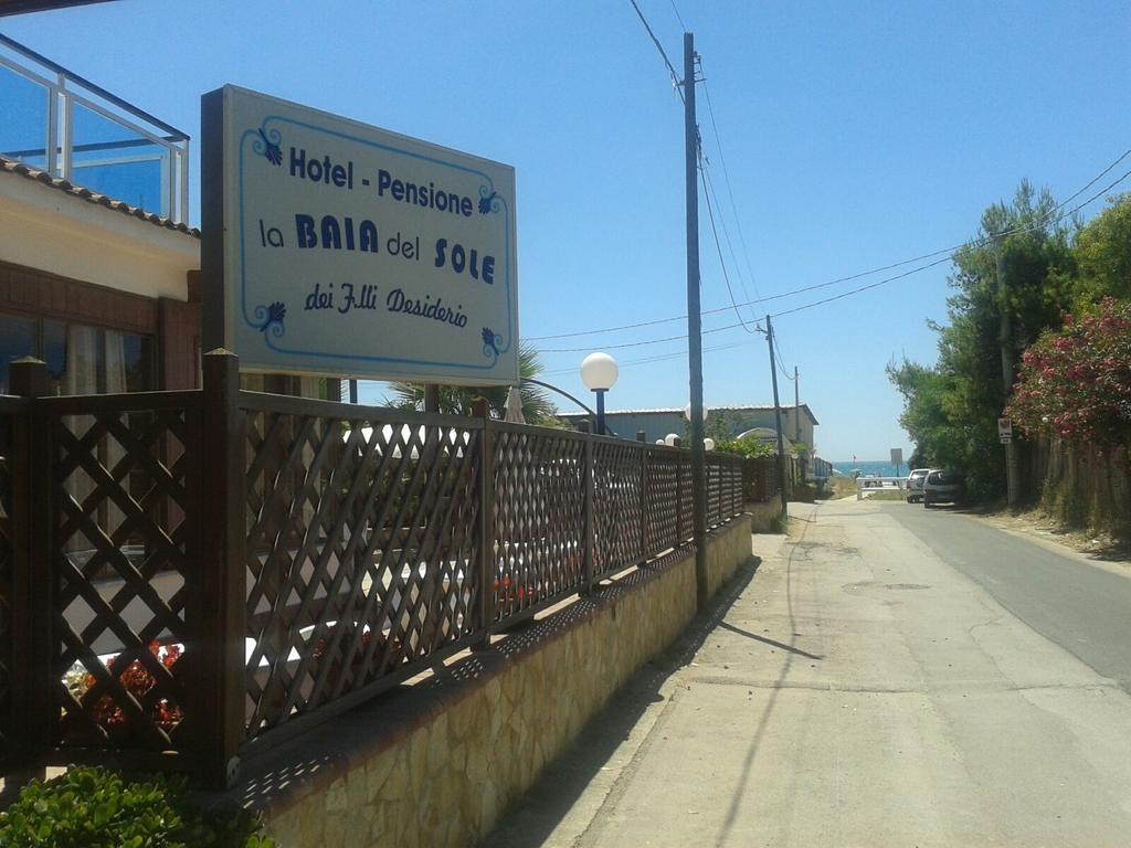 Baia Del Sole Hotel Paestum Bagian luar foto